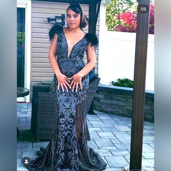 I’m selling my prom dress by JaszCouture - Picture 1 of 5